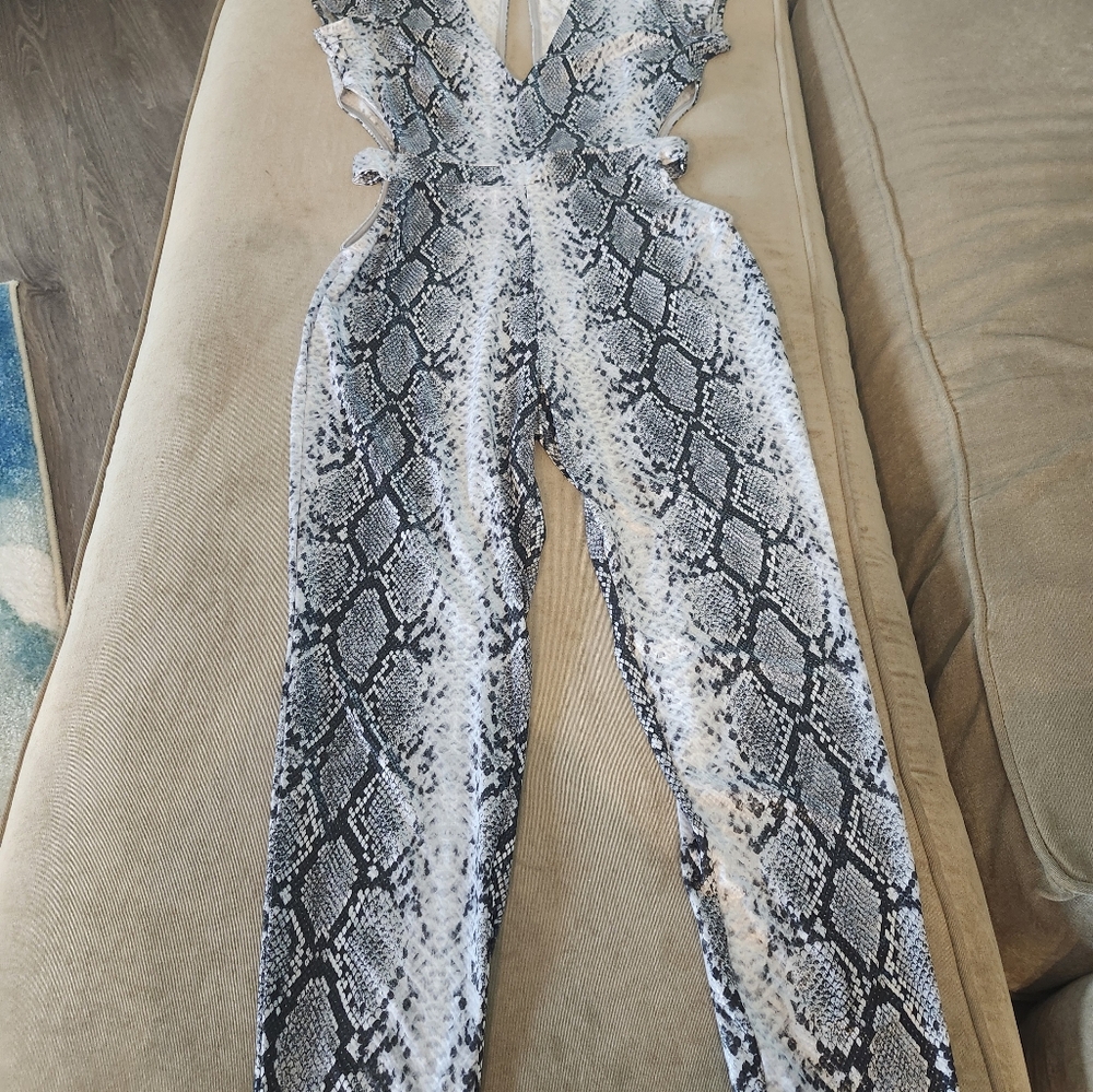 Jumpsuit - Picture 3 of 3